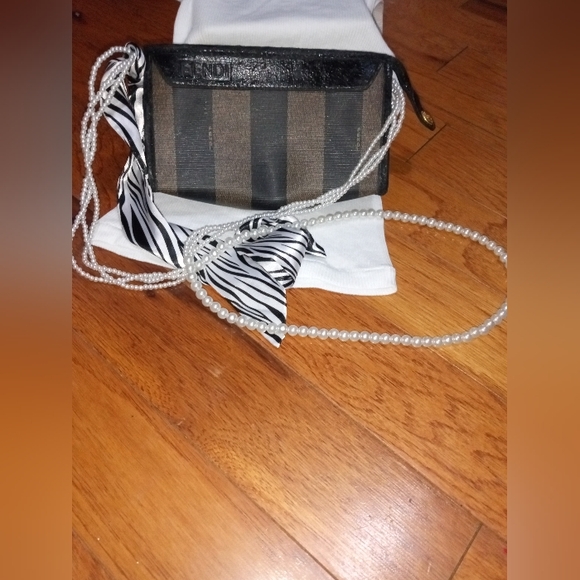 Fendi Penguin Vintage Pouch - Picture 3 of 15